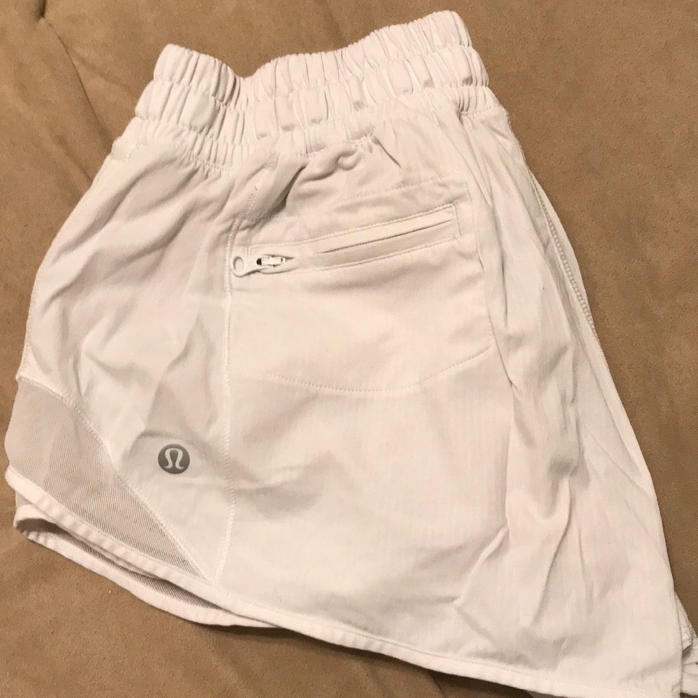 Lululemon Hotty Hot shorts like new size 8
